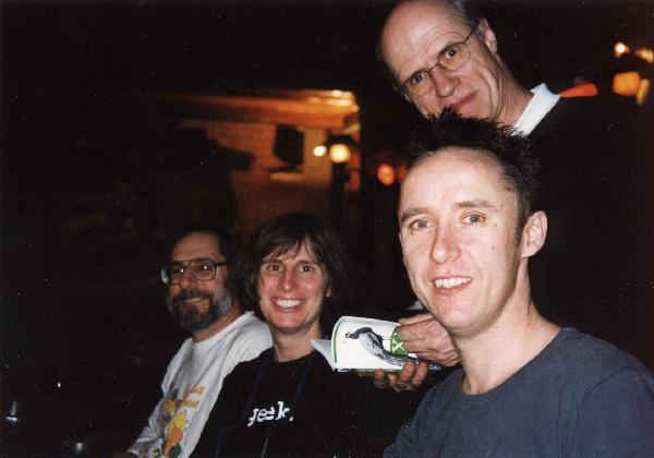 Steve, Sara, Artur (debout) et David